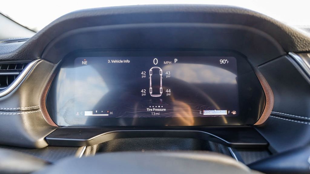 New 2025 Jeep Grand Cherokee L Altitude image 25