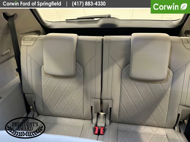 Used 2024 Volkswagen Atlas SEL Premium R-Line image 18