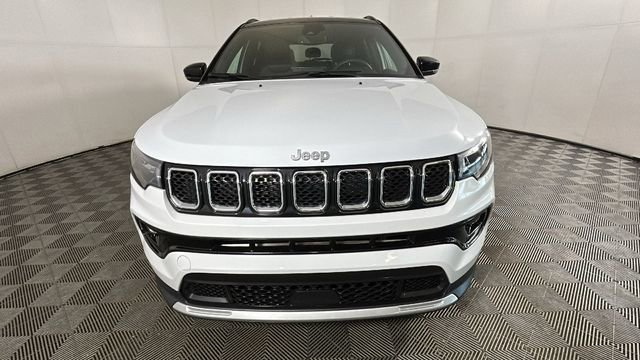 Used 2023 Jeep Compass Limited w/ Elite Group AWD/4WD image 8