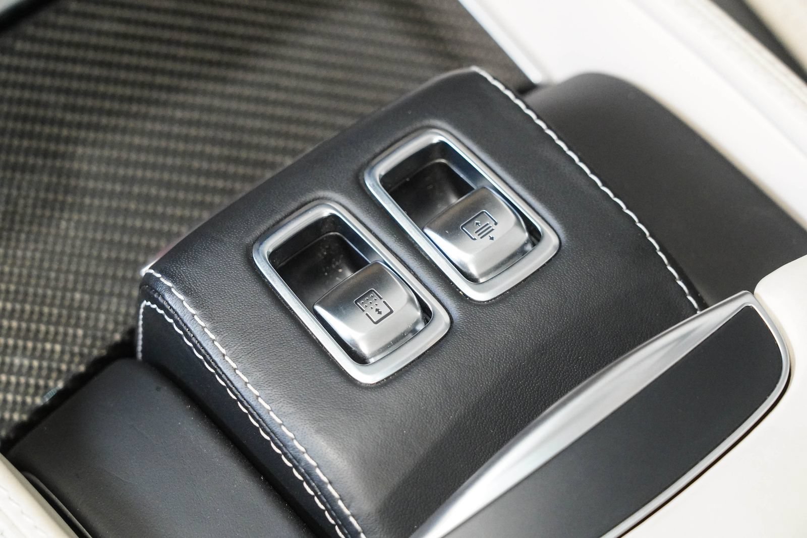 Used 2018 Mercedes-Benz Other Mercedes-Benz Models image 27