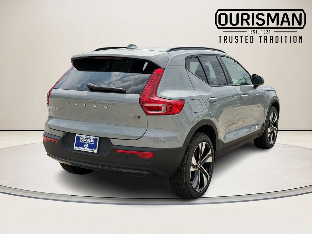 New 2026 Volvo XC40 B5 Plus w/ Climate Package AWD/4WD image 3