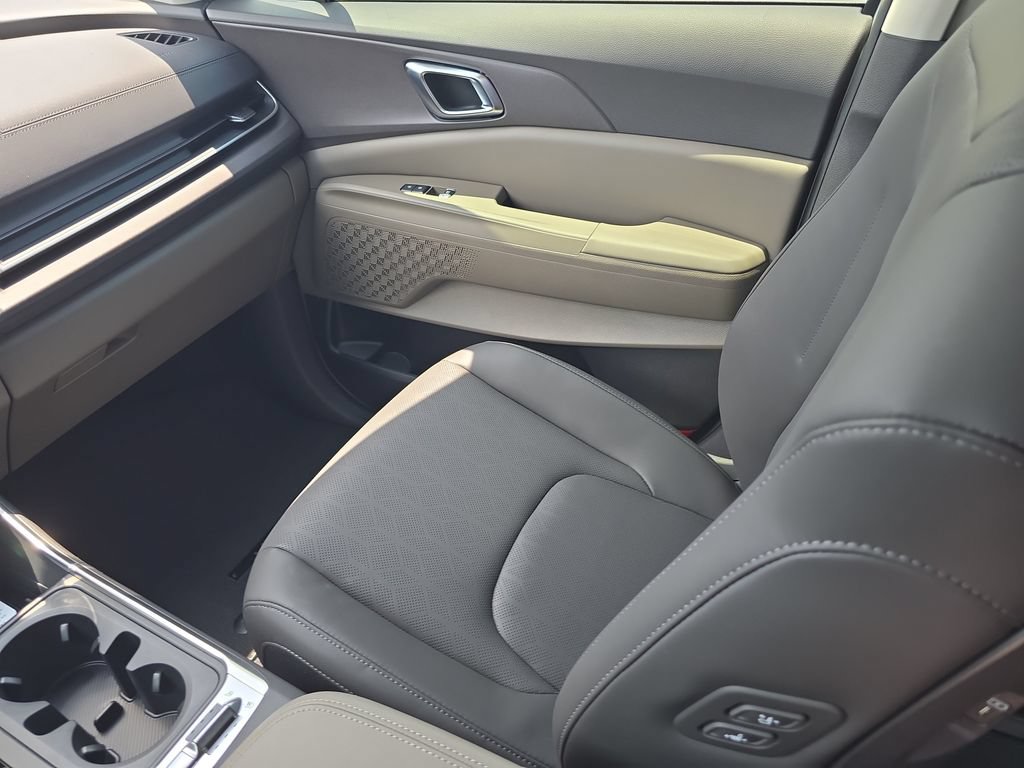 New 2027 Kia Carnival SX FWD image 16