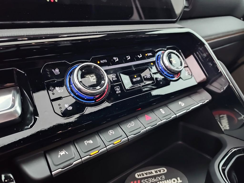 Used 2025 GMC Sierra 1500 AT4 w/ AT4 Premium Package AWD/4WD image 14