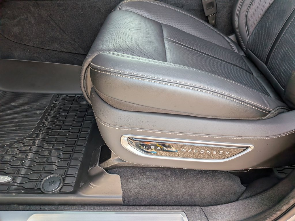 New 2026 Jeep Grand Wagoneer Summit w/ Premium Group III AWD/4WD image 16