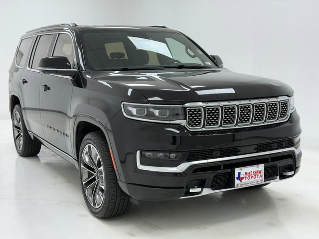 Used 2022 Jeep Grand Wagoneer Series III w/ Rear Seat Video Group 1 AWD/4WD image 2