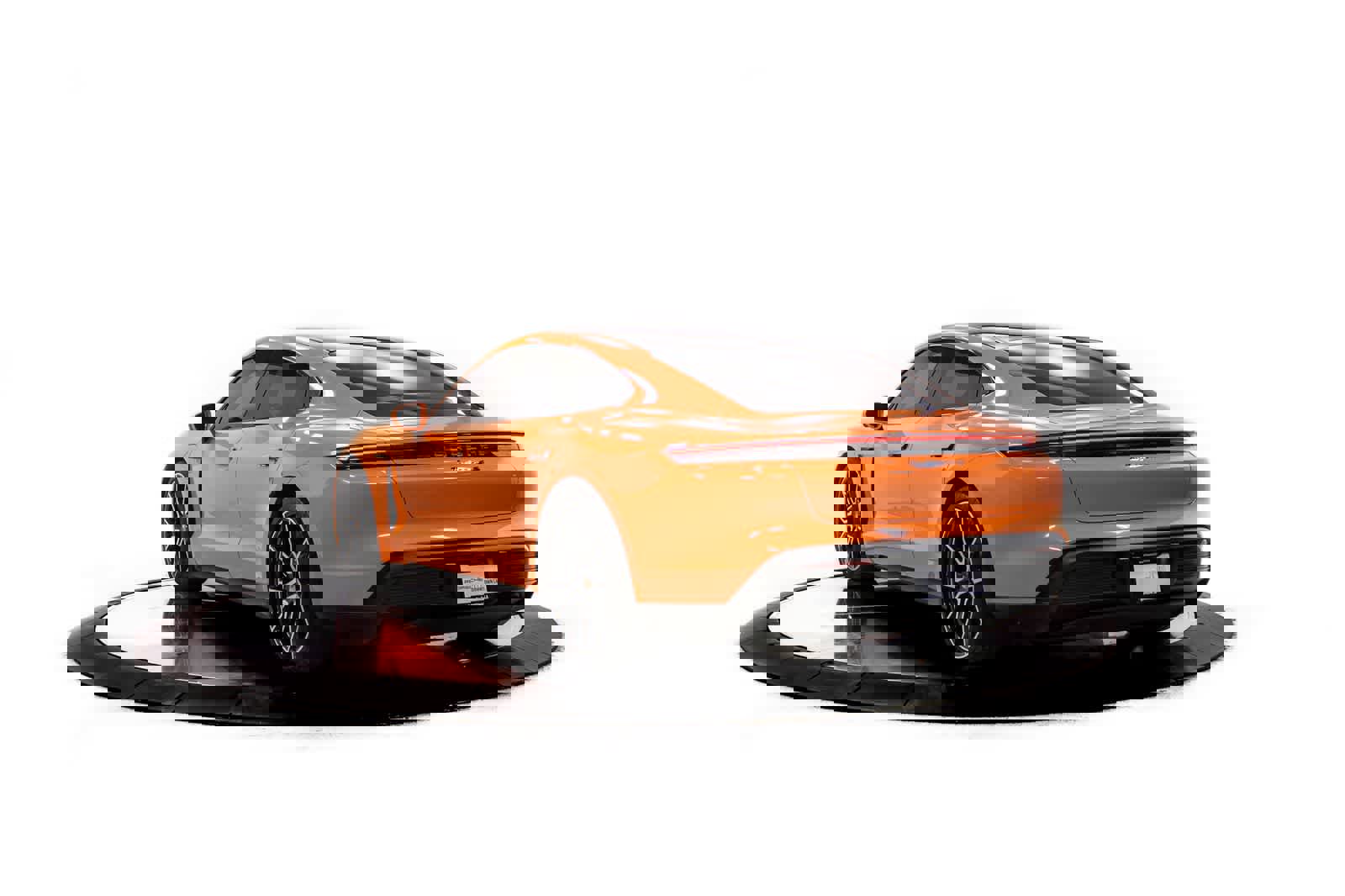 Certified 2025 Porsche Taycan 4S image 3