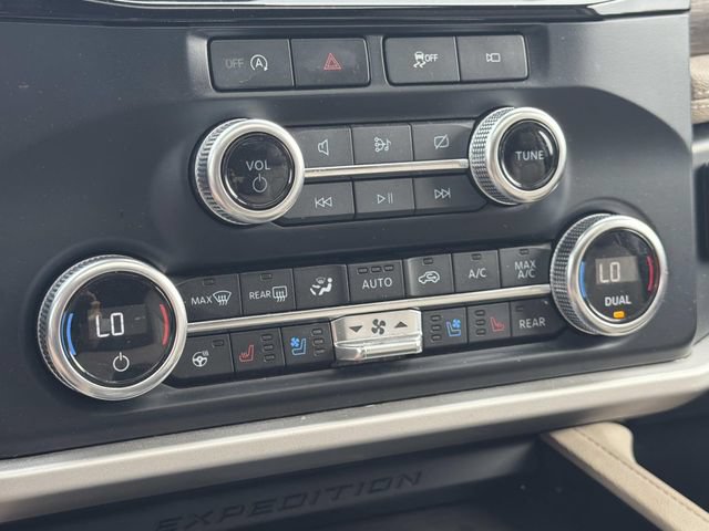 Used 2024 Ford Expedition Max Limited AWD/4WD image 30