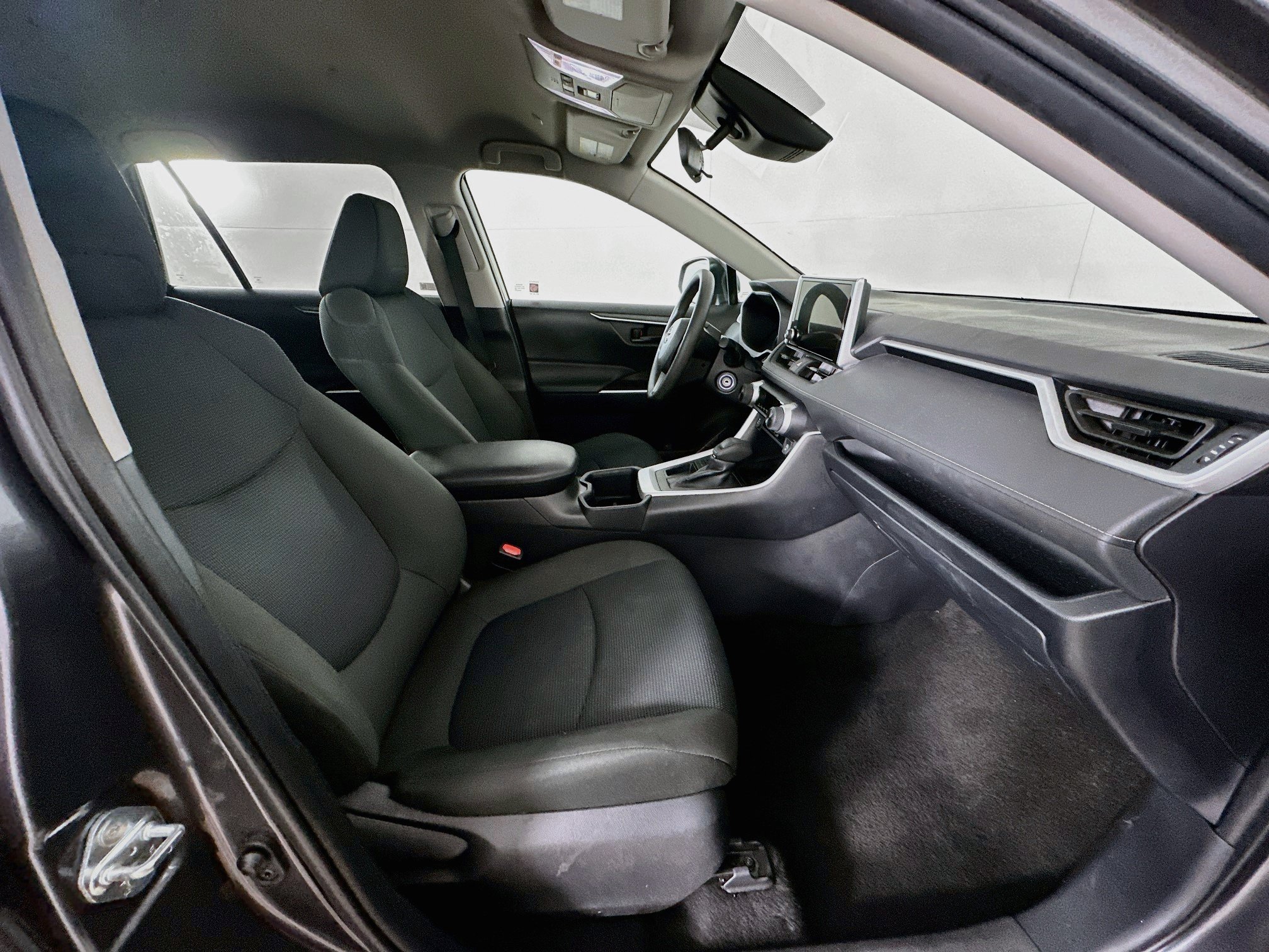 Used 2025 Toyota RAV4 LE FWD image 30