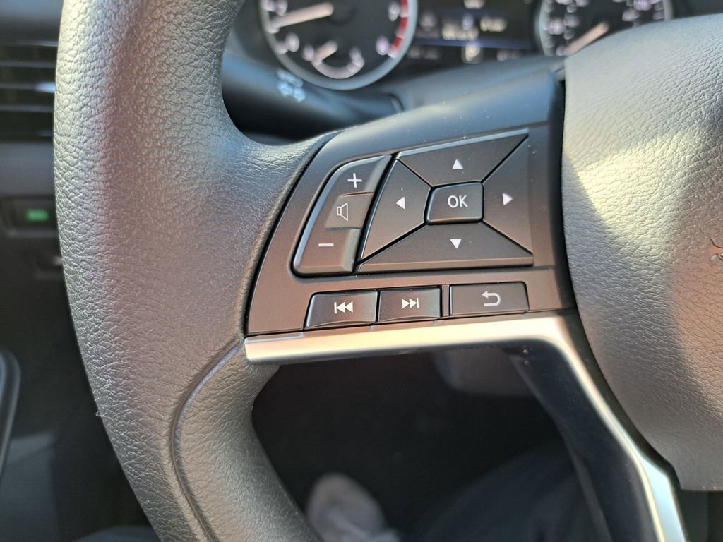 Used 2025 Nissan Sentra SV image 14