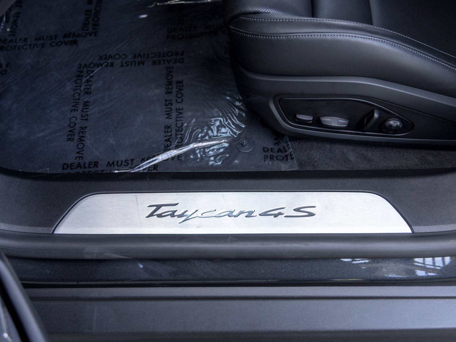 Certified 2025 Porsche Taycan 4S AWD/4WD image 28