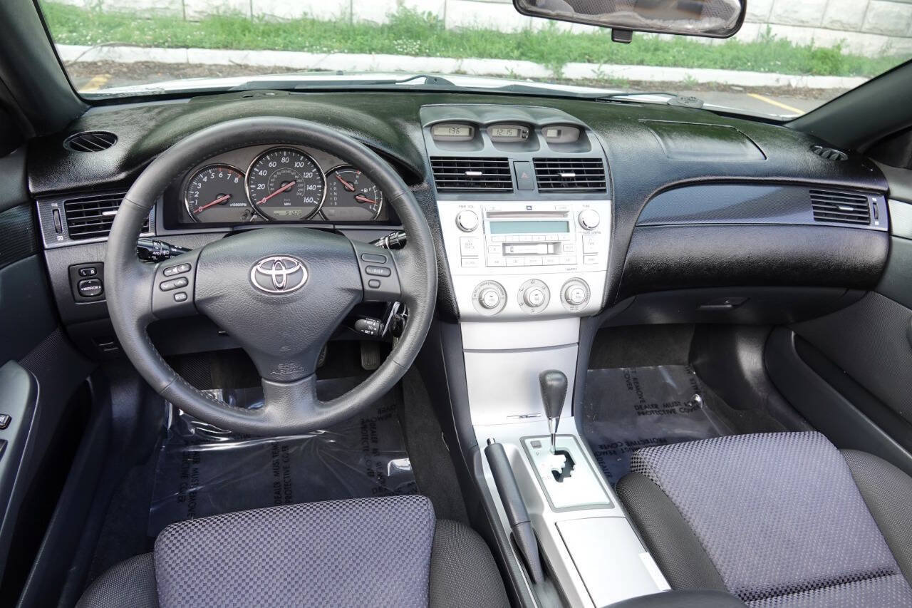 Used 2006 Toyota Solara SE FWD image 4