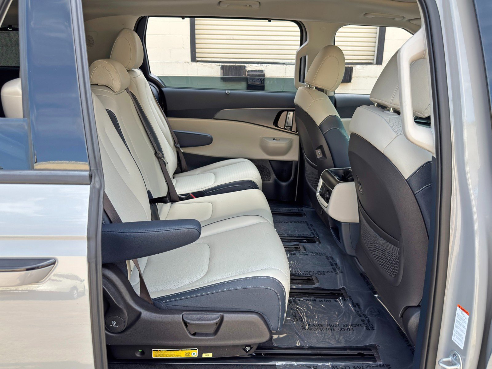Used 2025 Kia Carnival SX Prestige FWD image 47