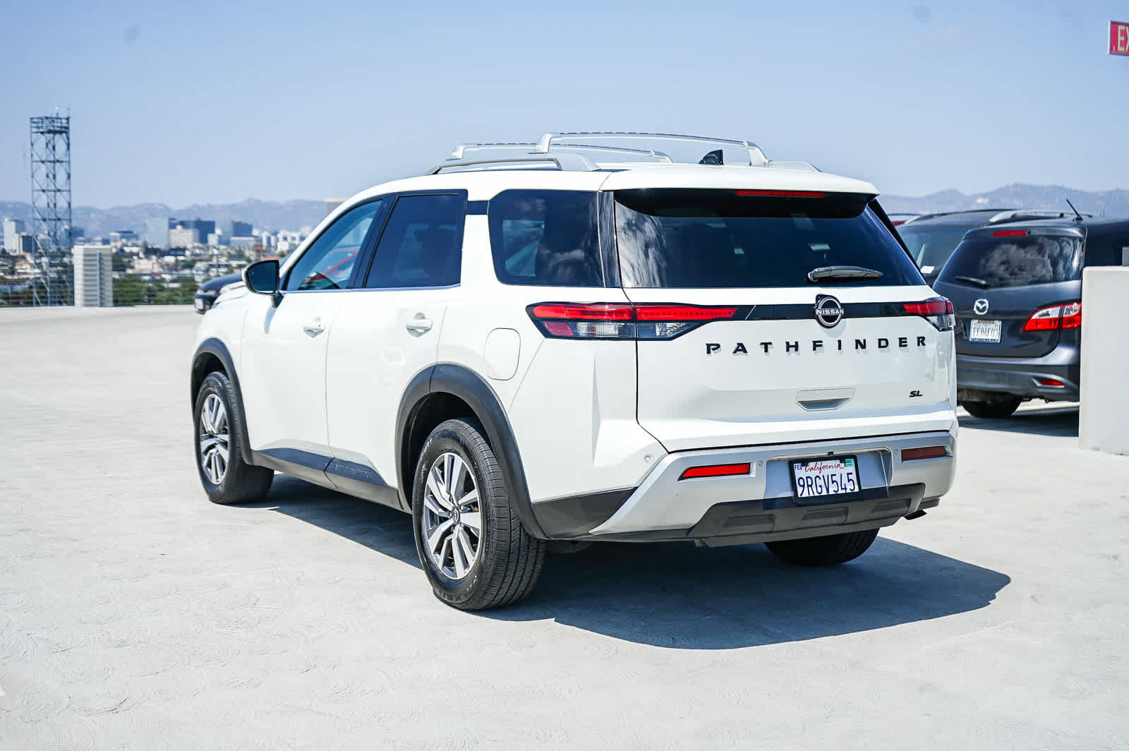 Used 2023 Nissan Pathfinder SL w/ Lighting Package (N92) FWD image 6