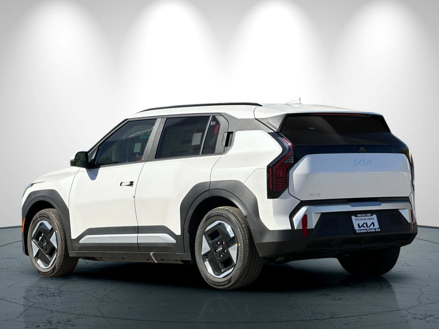 New 2027 Kia EV3 Wind FWD image 6