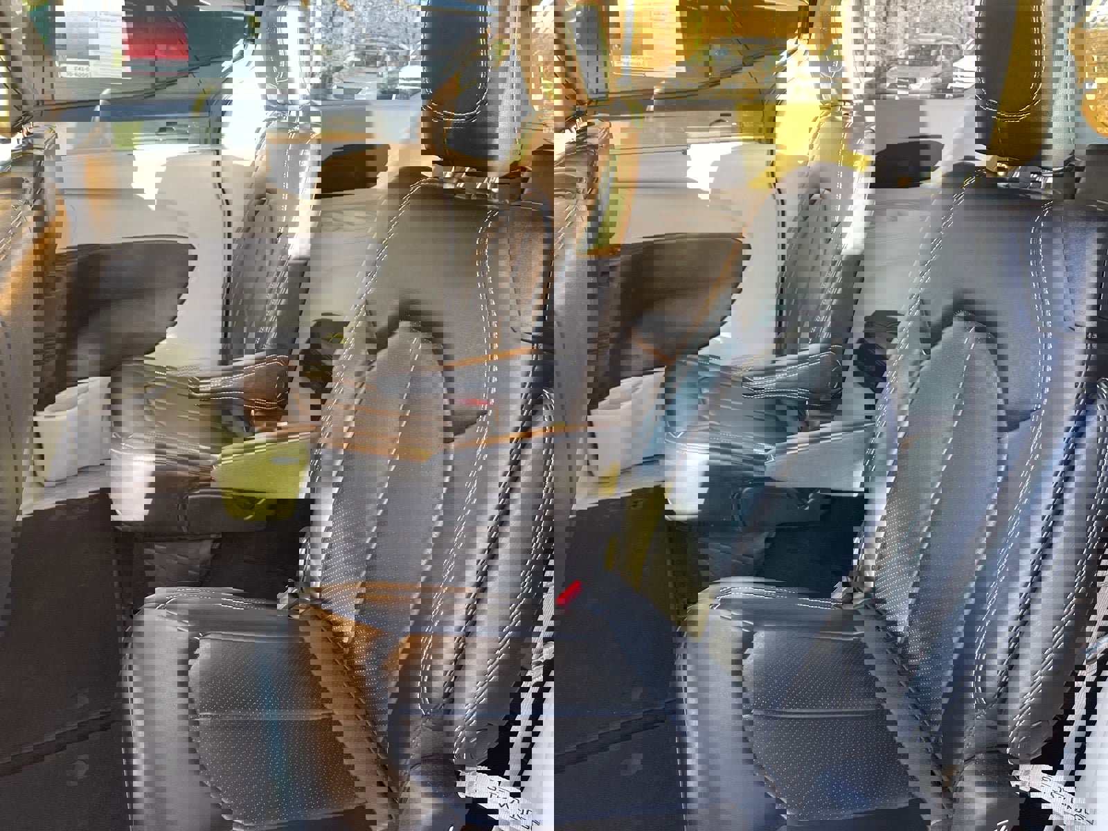 Used 2023 Chrysler Pacifica Touring-L image 17