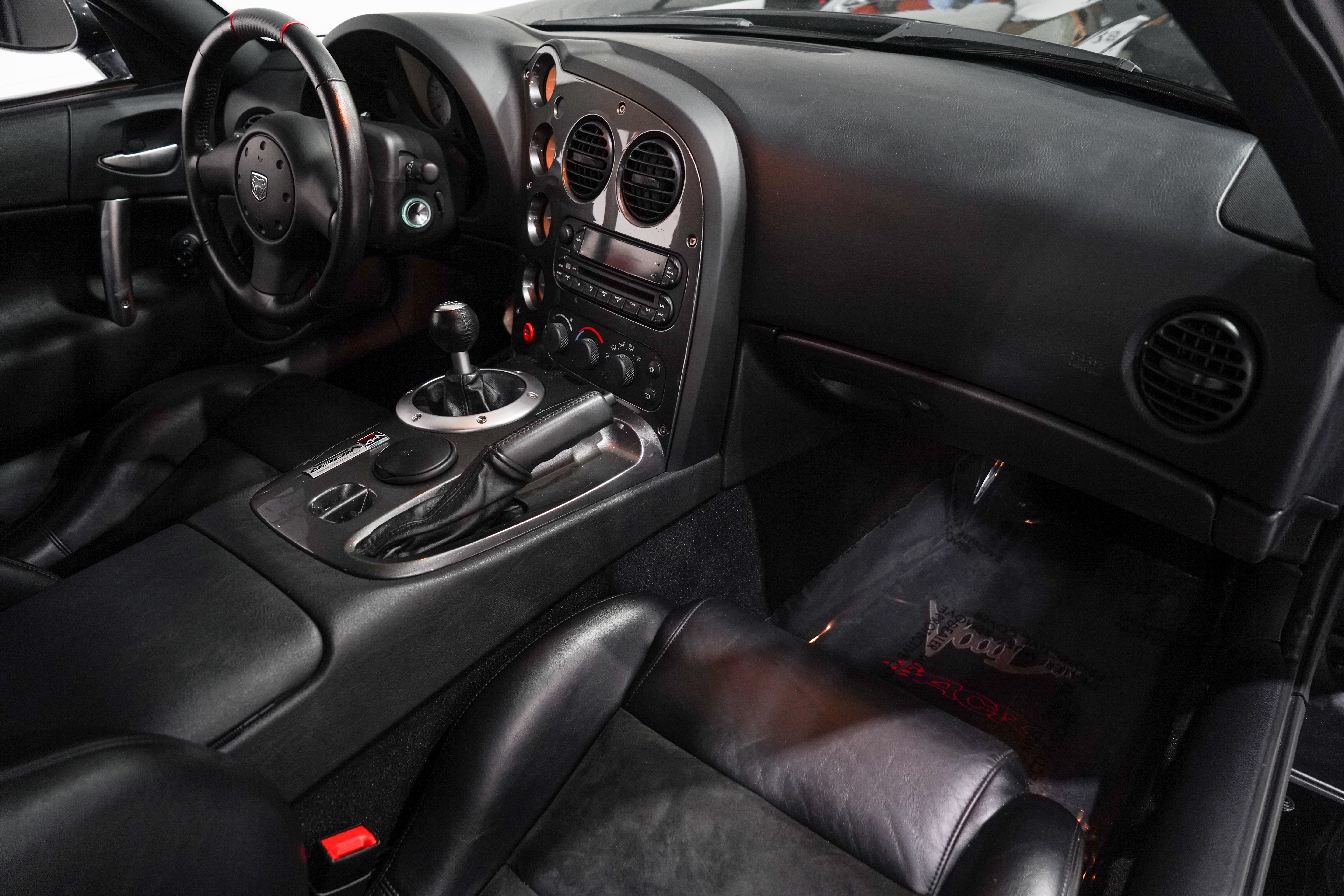 Used 2010 Dodge Viper ACR RWD image 16
