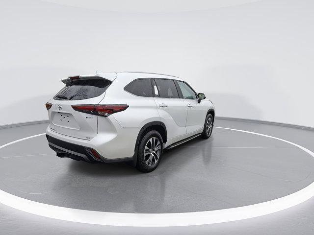 Certified 2026 Toyota Highlander XLE image 10