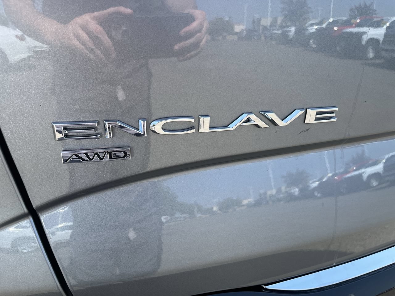 Used 2024 Buick Enclave Essence w/ Sport Touring Edition AWD/4WD image 29