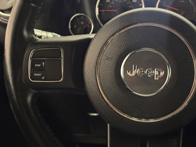Used 2018 Jeep Wrangler Unlimited Sahara image 18