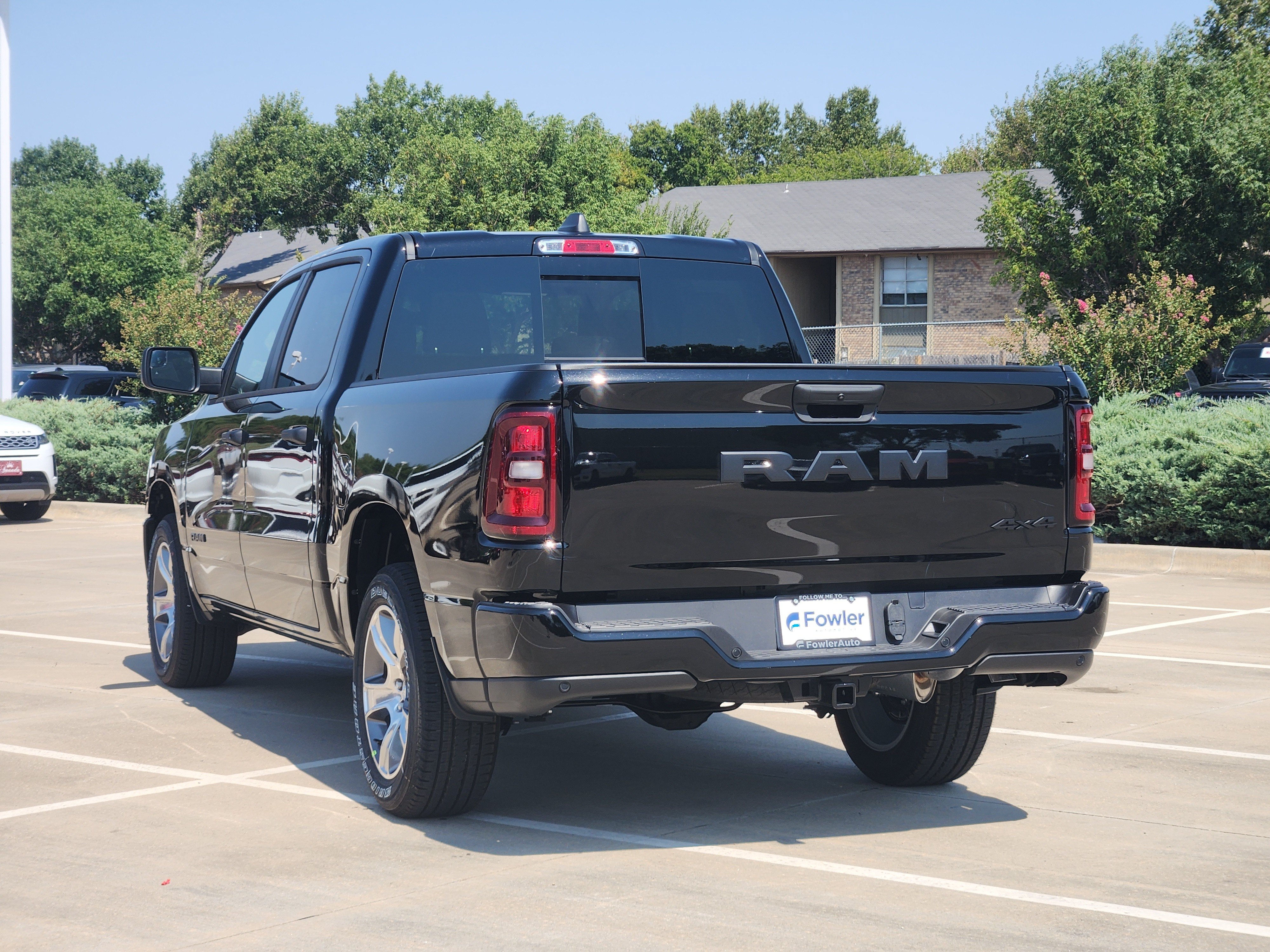 New 2026 RAM 1500 Express AWD/4WD image 3