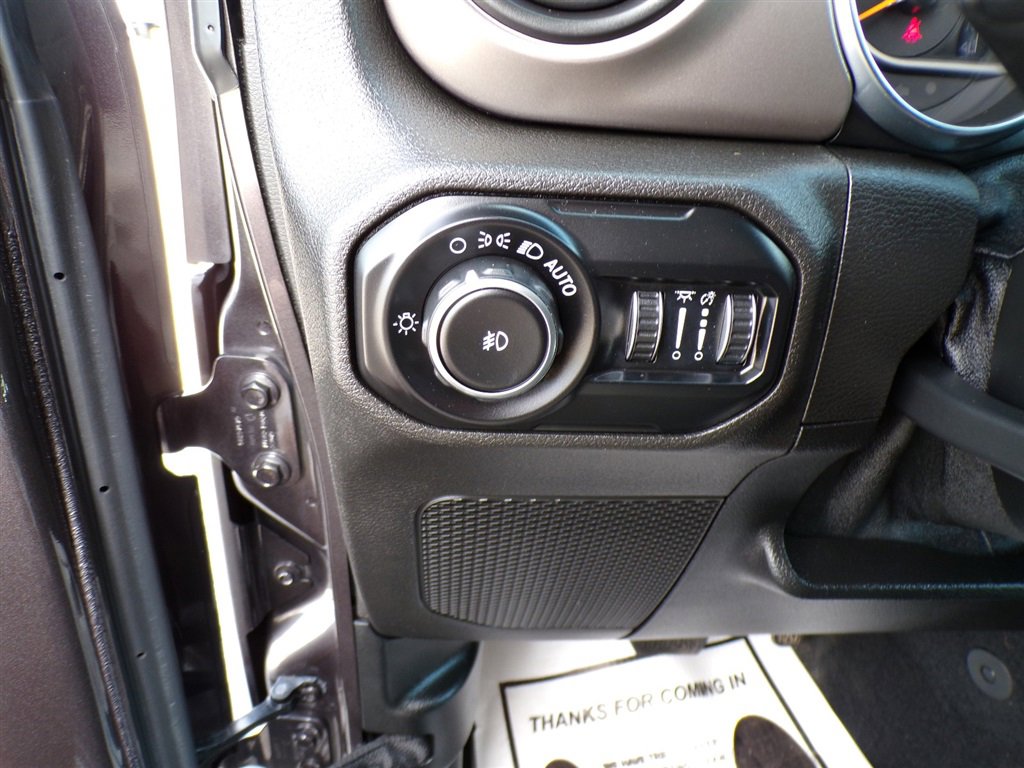 Used 2020 Jeep Wrangler Unlimited Sport image 31