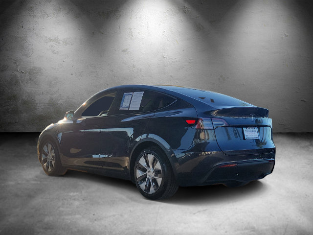 Used 2024 Tesla Model Y Long Range AWD/4WD image 4