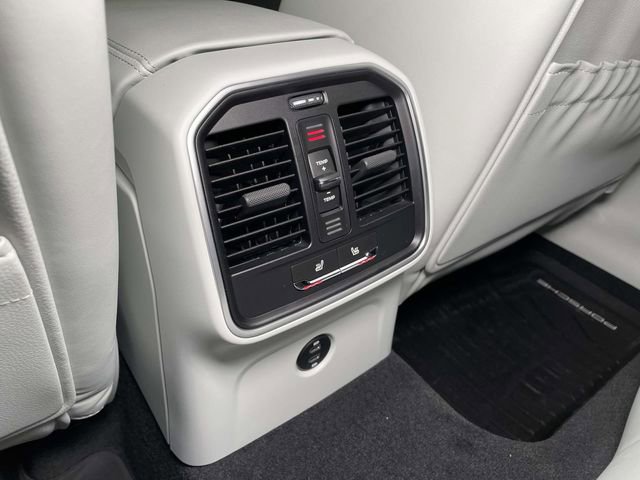 New 2026 Porsche Macan GTS image 25