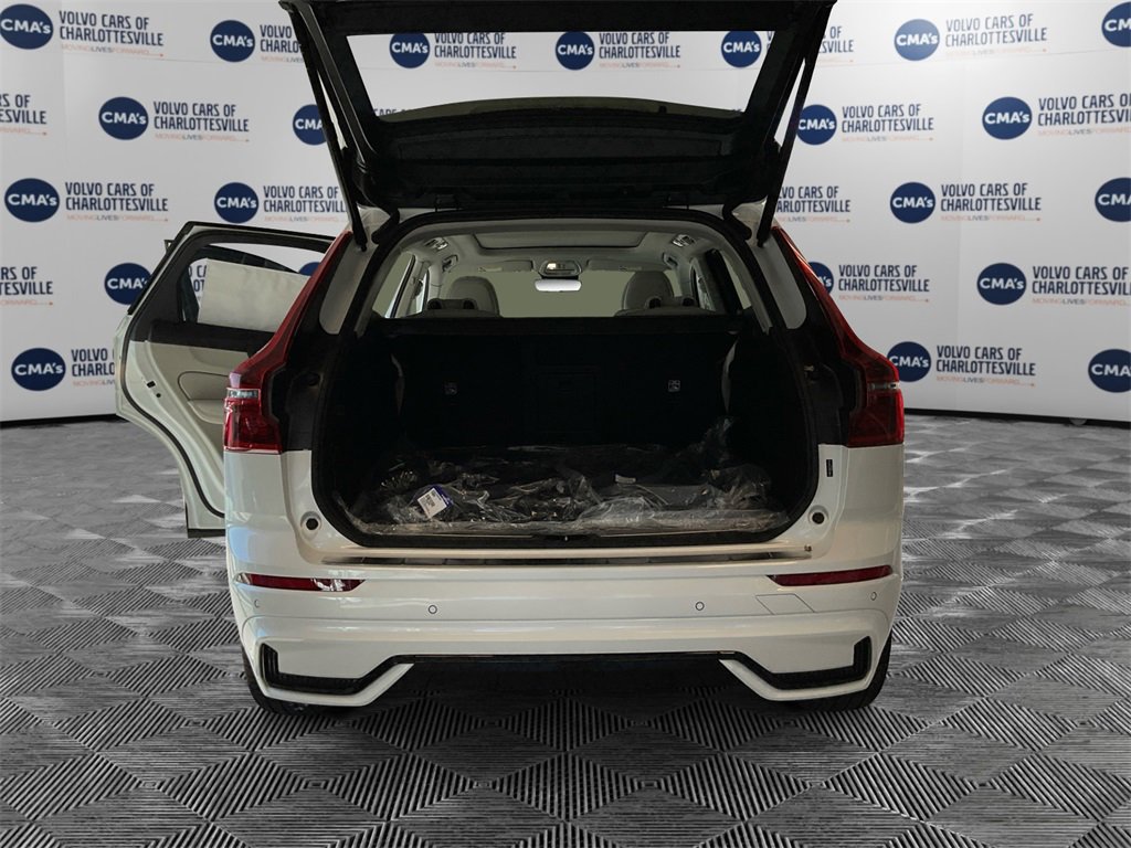 New 2026 Volvo XC60 B5 Ultra w/ Protection Package Premier image 11