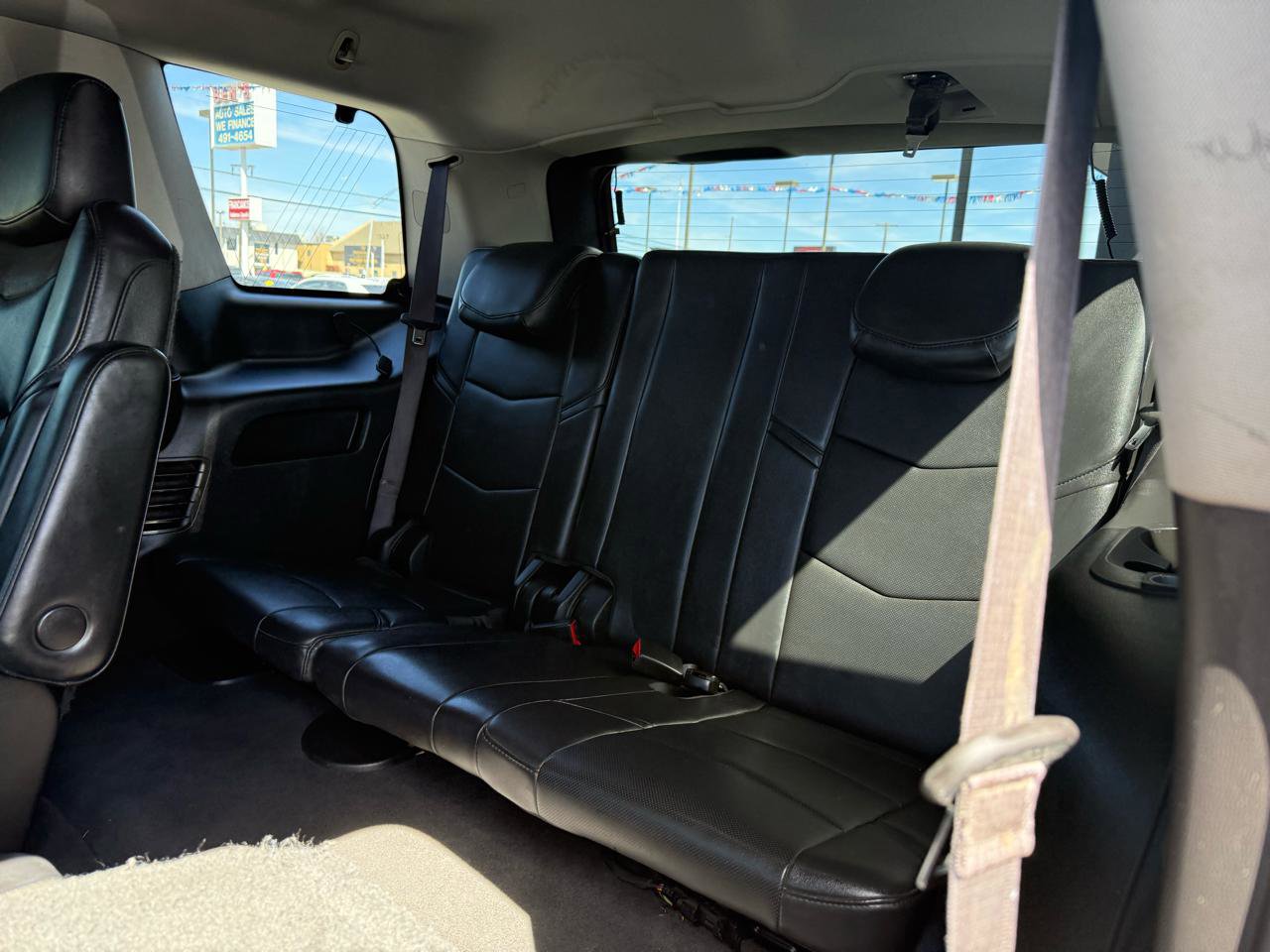 Used 2015 Cadillac Escalade Luxury RWD image 19