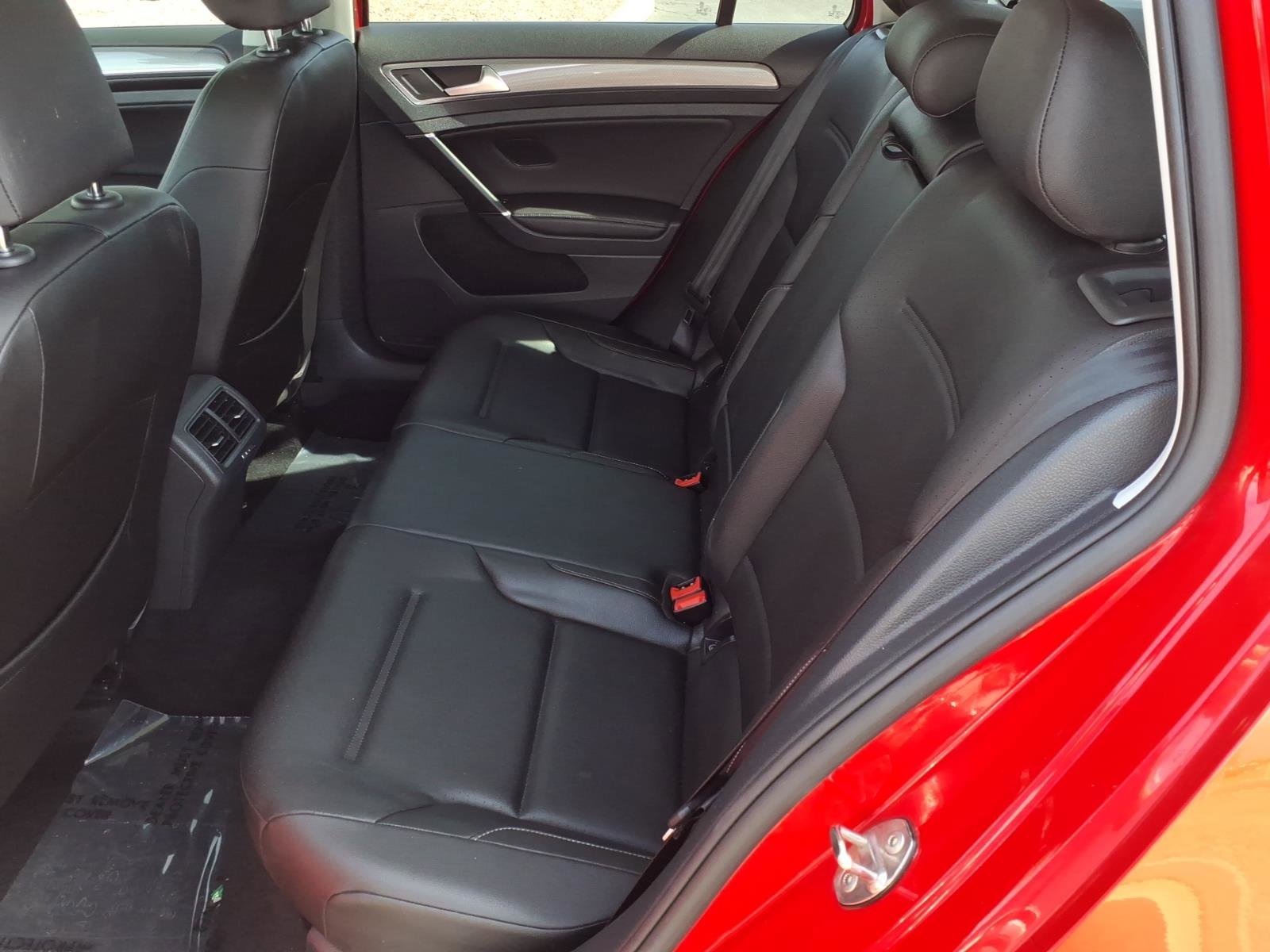 Used 2018 Volkswagen Golf Alltrack SE image 23