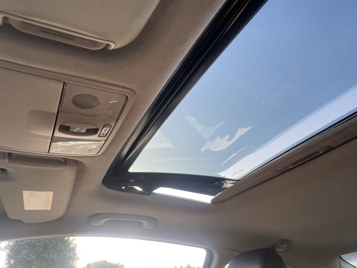 Used 2010 Kia Forte Koup SX w/ Leather Pkg image 11