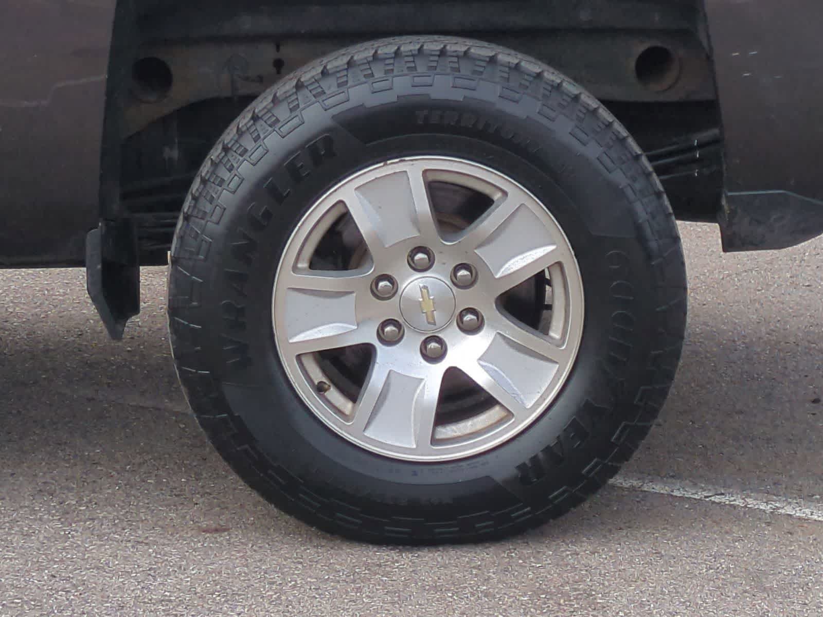 Used 2018 Chevrolet Silverado 1500 LT AWD/4WD image 14