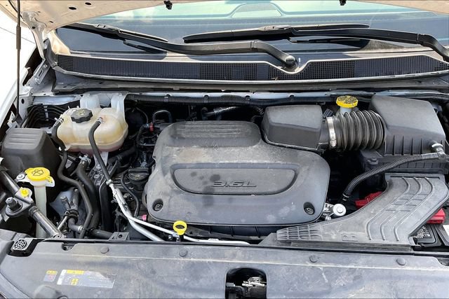 Used 2023 Chrysler Voyager LX FWD image 29