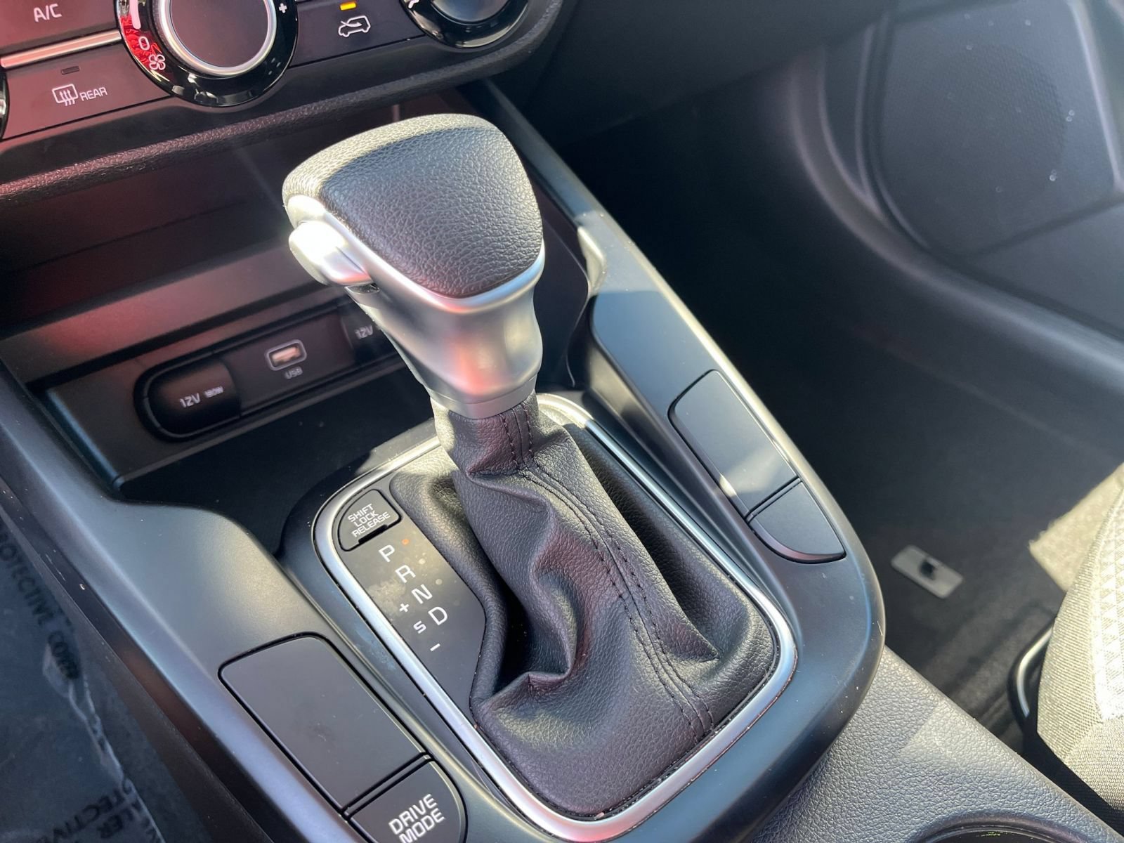 Used 2025 Kia Soul LX w/ LX Technology Package FWD image 40