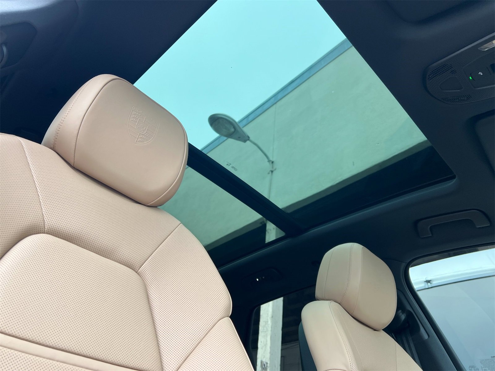 Certified 2025 Porsche Cayenne image 19