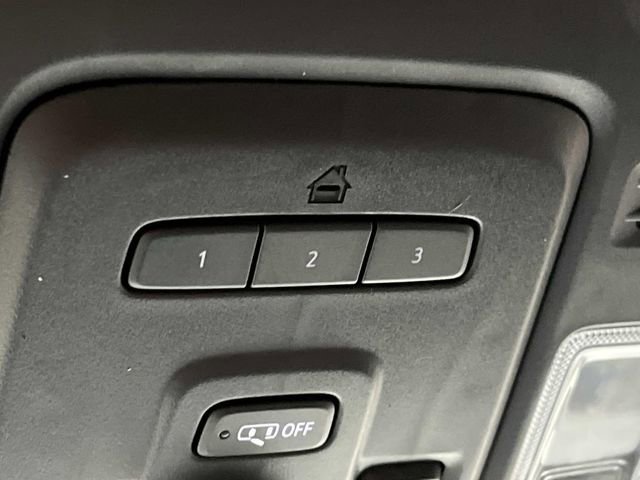 Used 2021 GMC Yukon Denali w/ Denali Premium Package image 44