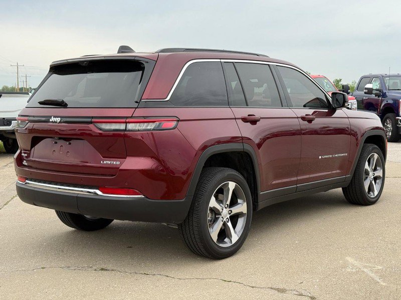 Used 2025 Jeep Grand Cherokee Limited w/ Luxury Tech Group II image 5