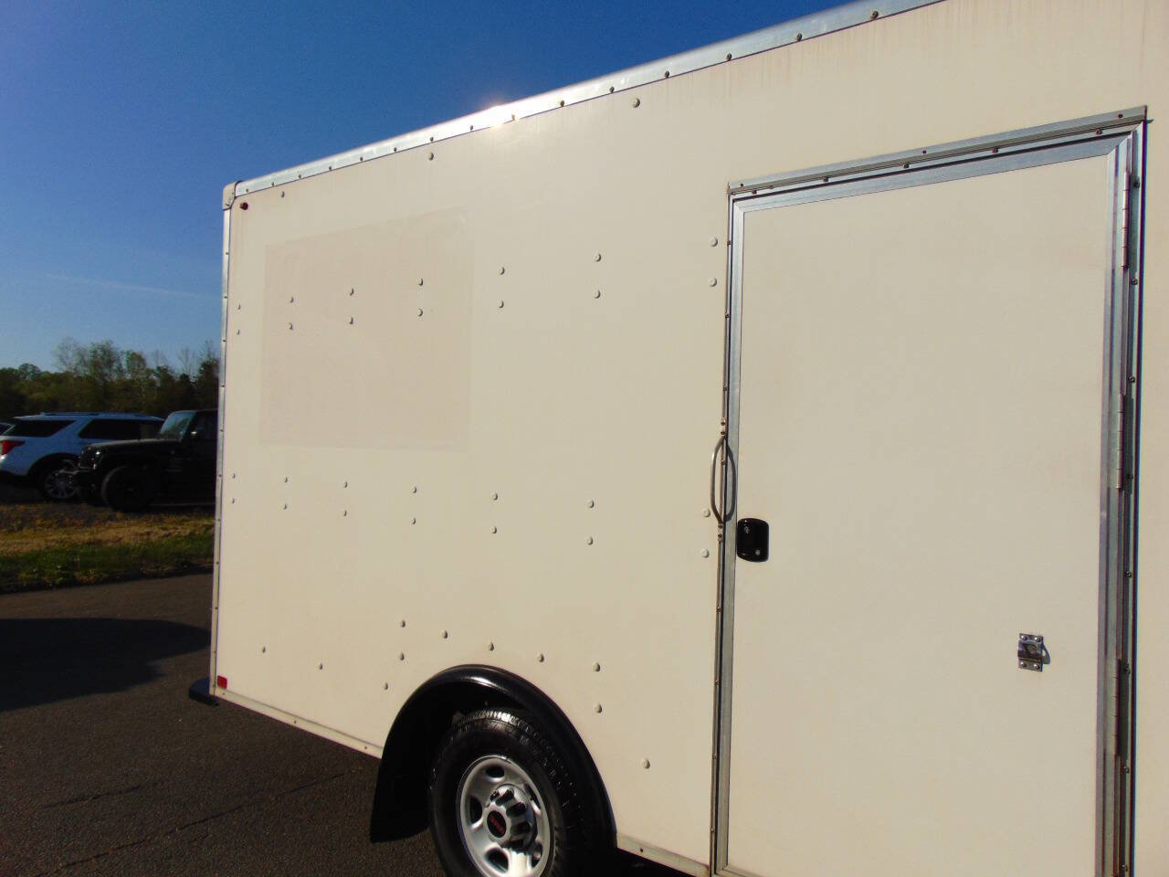 Used 2022 GMC Savana 3500 w/ Power Convenience Package RWD image 35
