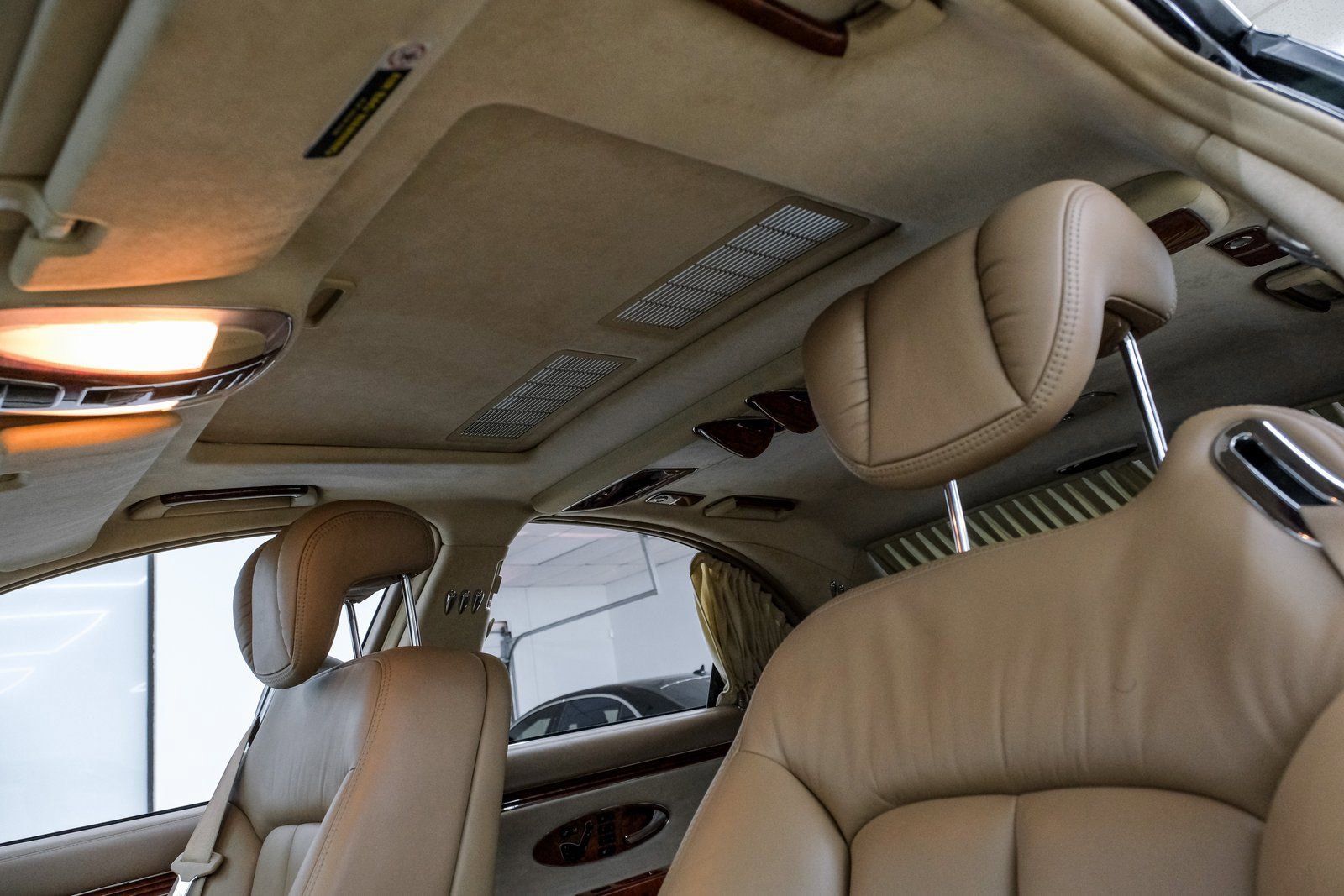 Used 2005 Maybach 57 image 21