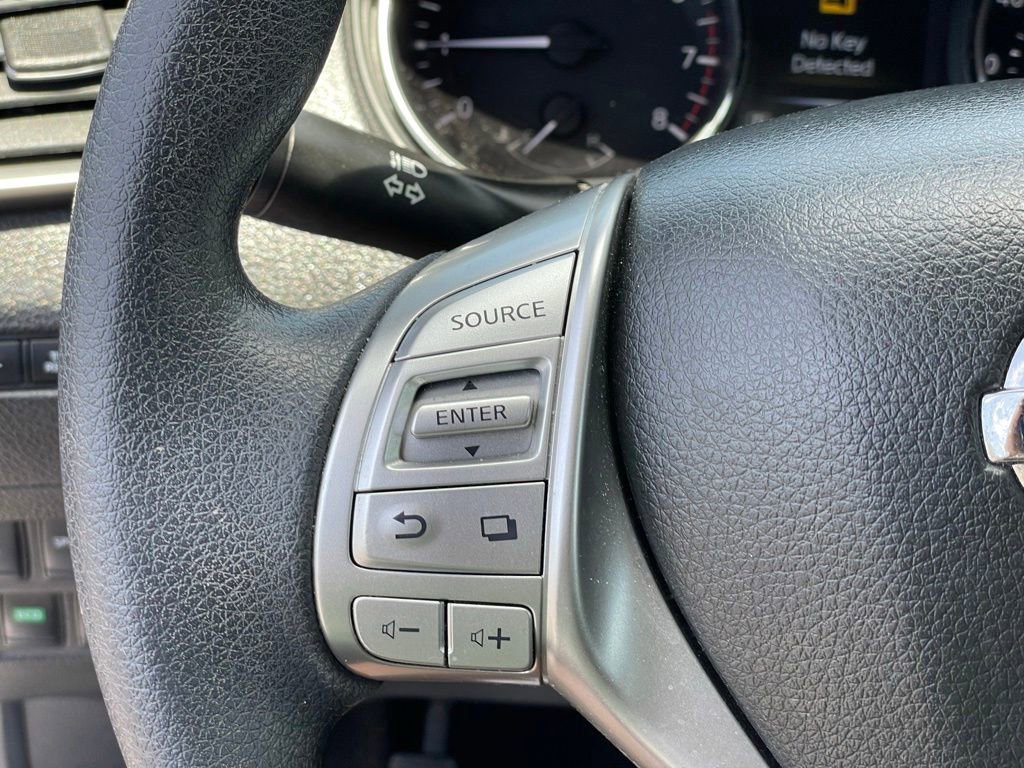 Used 2015 Nissan Rogue SV w/ SV Premium Package AWD/4WD image 16