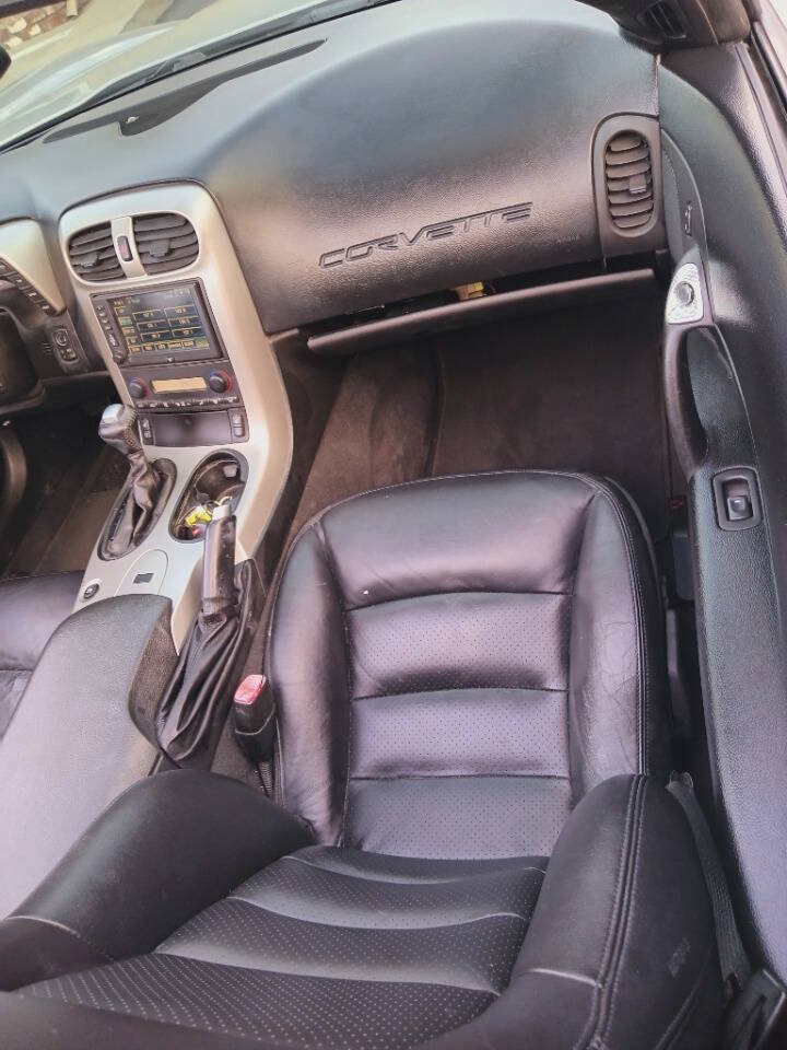 Used 2005 Chevrolet Corvette Coupe w/ Preferred Equipment Group RWD image 6