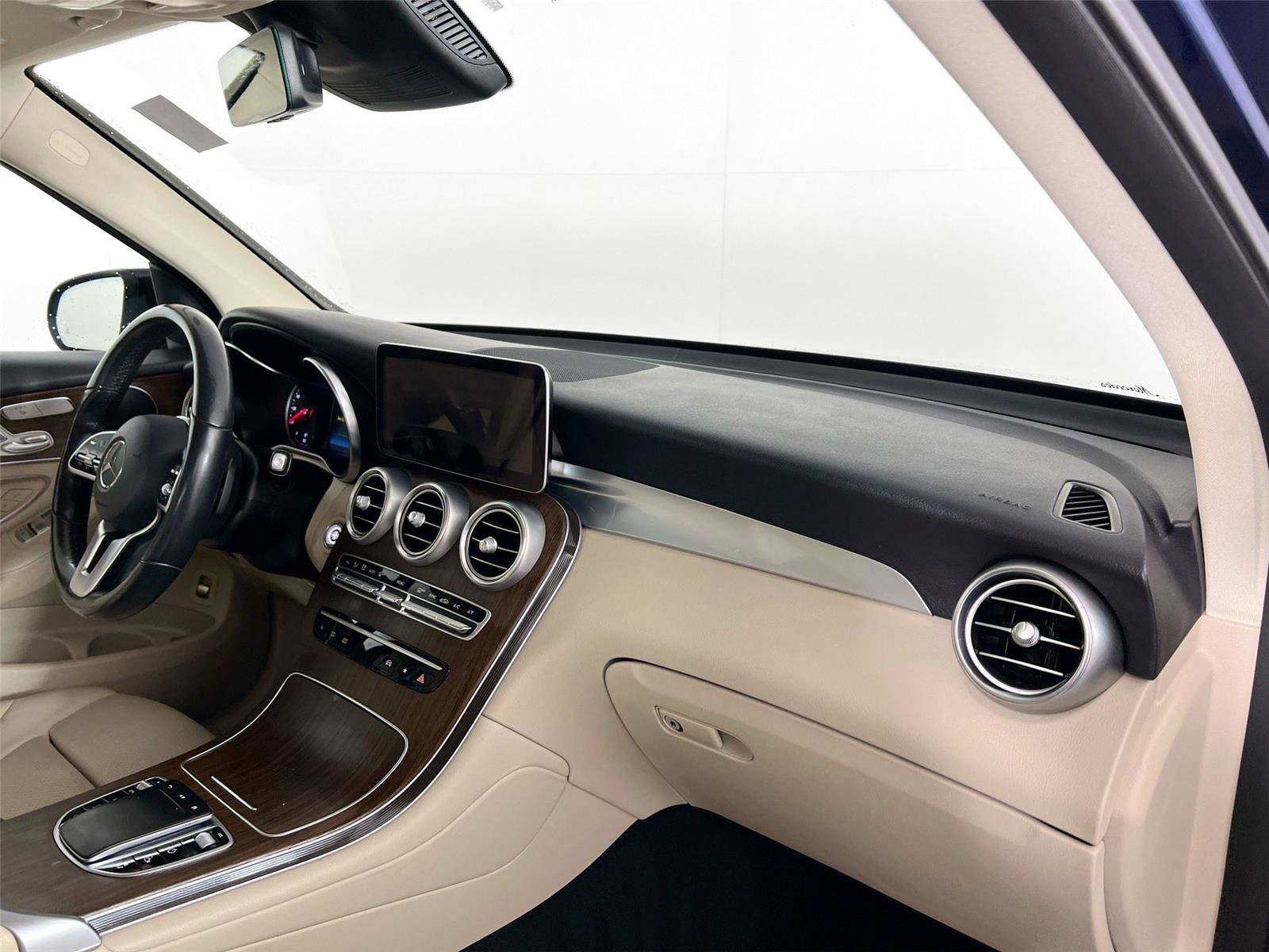 Used 2022 Mercedes-Benz GLC 300 4MATIC image 25