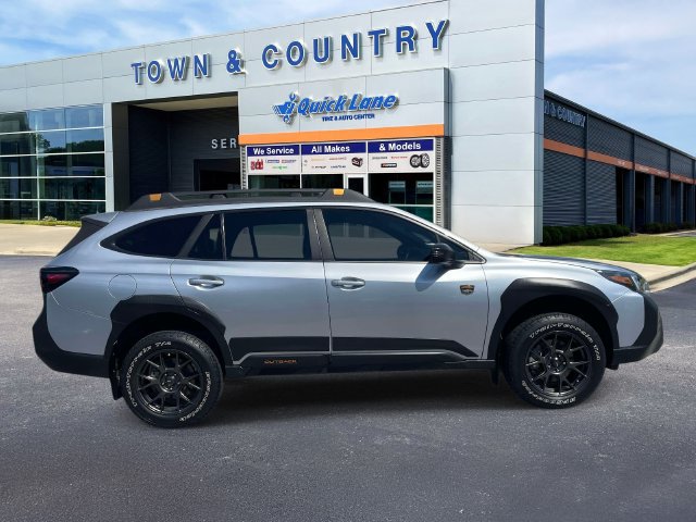 Used 2022 Subaru Outback Wilderness AWD/4WD image 2