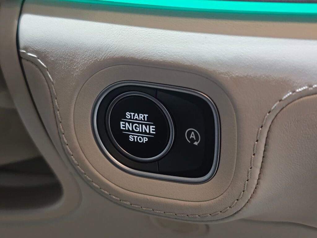 Used 2025 Mercedes-Benz Maybach GLS 600 4MATIC image 32