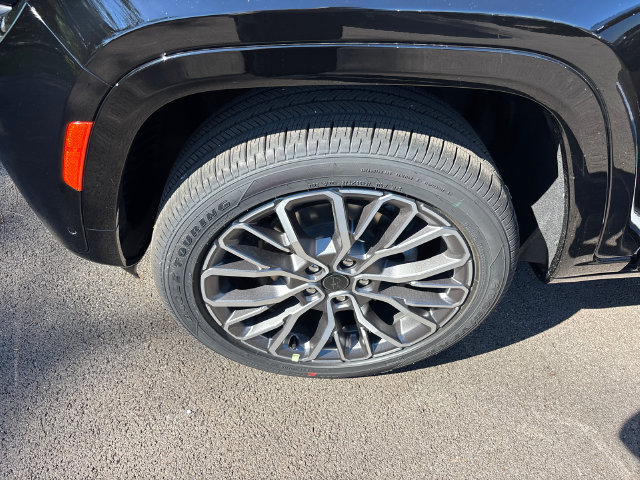 New 2027 Jeep Grand Cherokee Summit AWD/4WD image 33