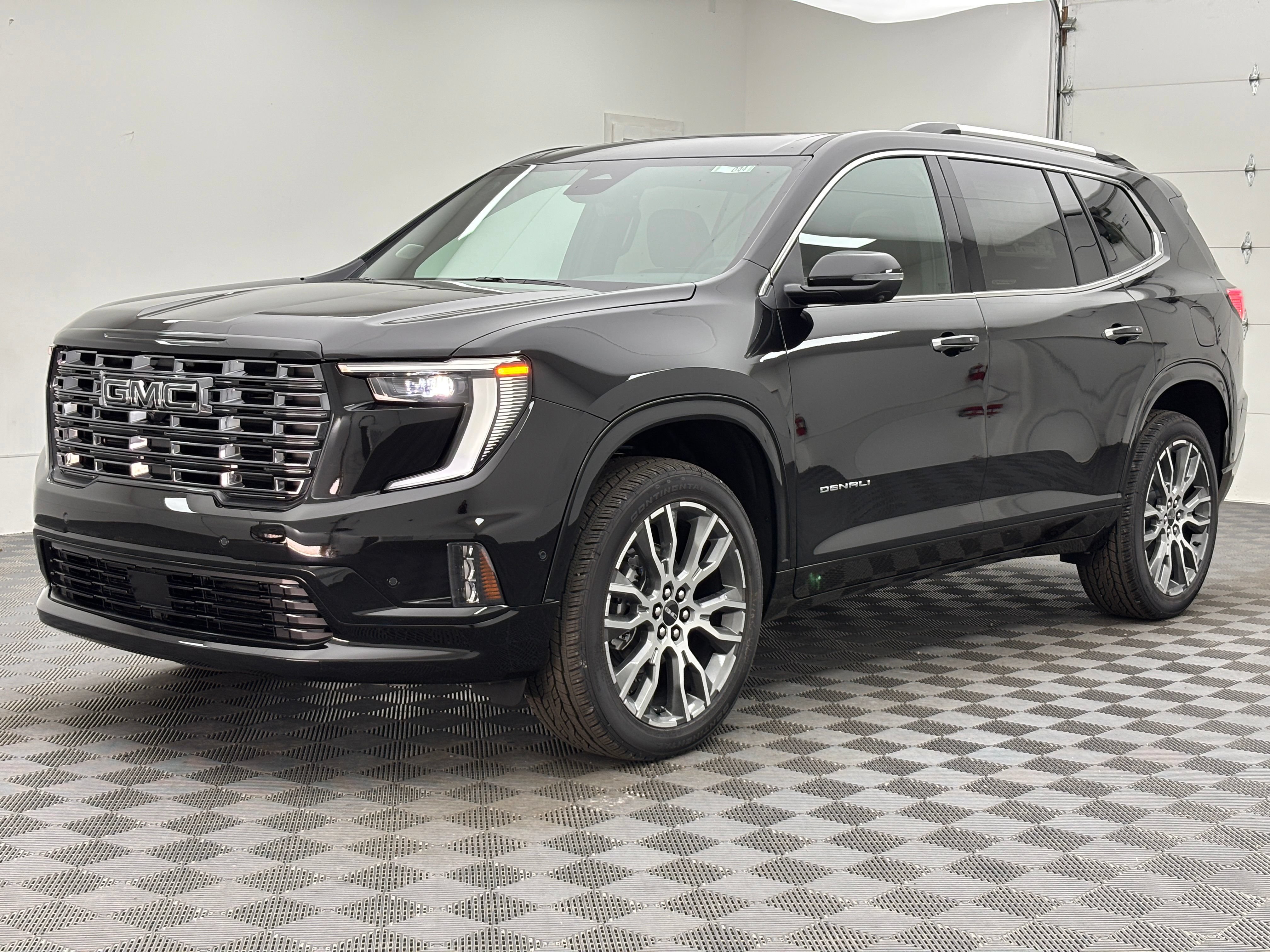 New 2026 GMC Acadia Denali Ultimate w/ LPO, Floor Liner Package AWD/4WD image 2