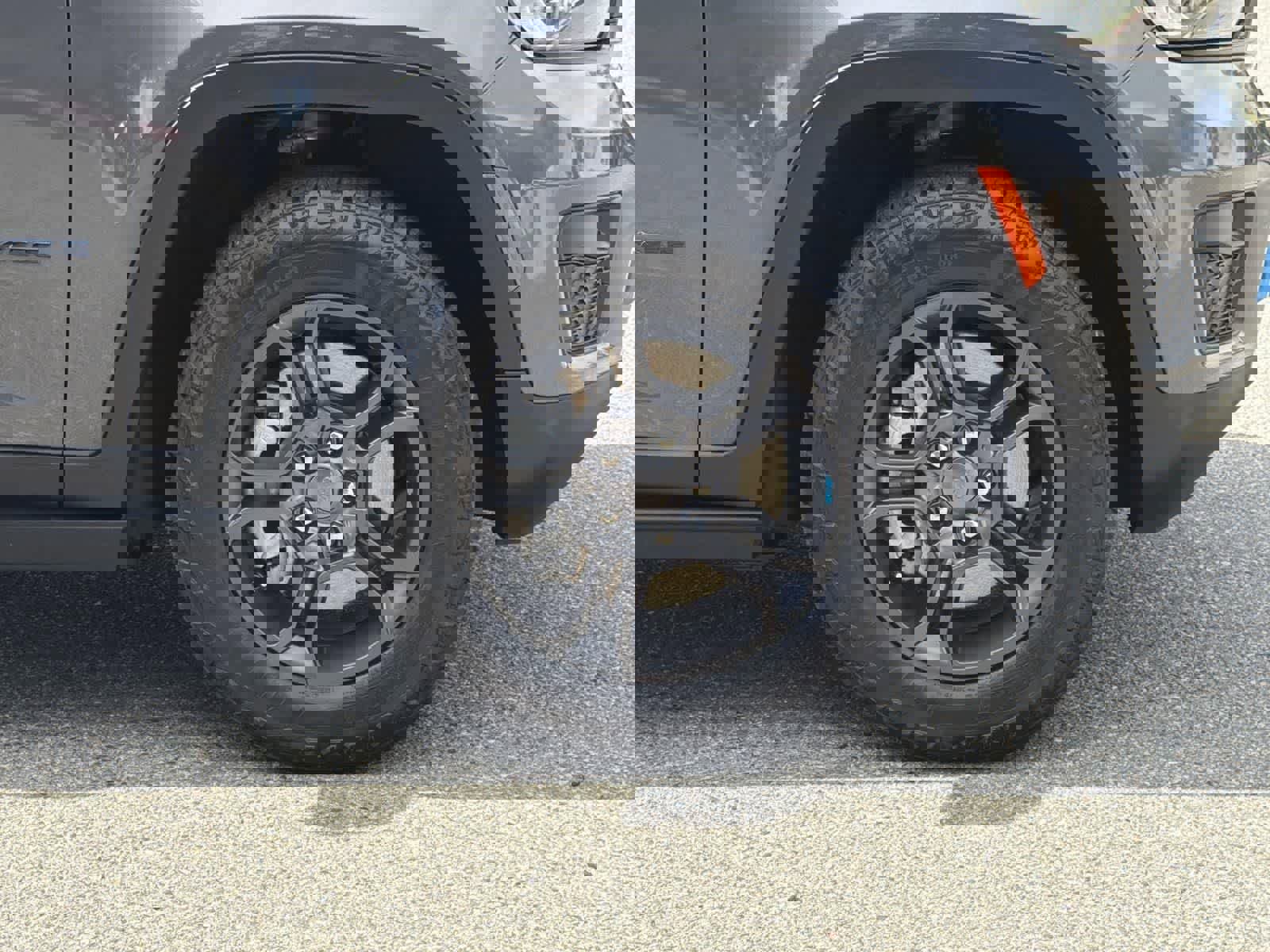 Used 2025 Jeep Grand Cherokee Trailhawk image 38