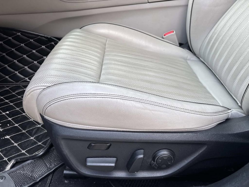 Used 2019 Genesis G70 3.3T Advanced w/ Elite Package image 18