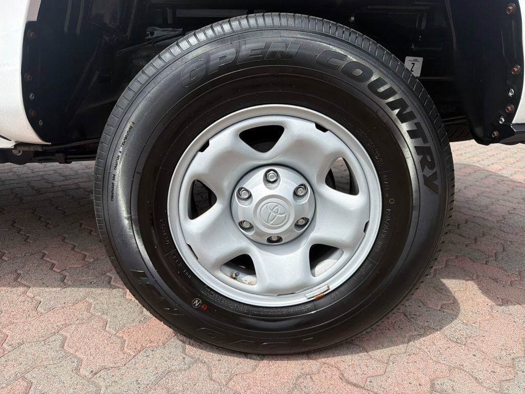 Used 2022 Toyota Tacoma SR image 18