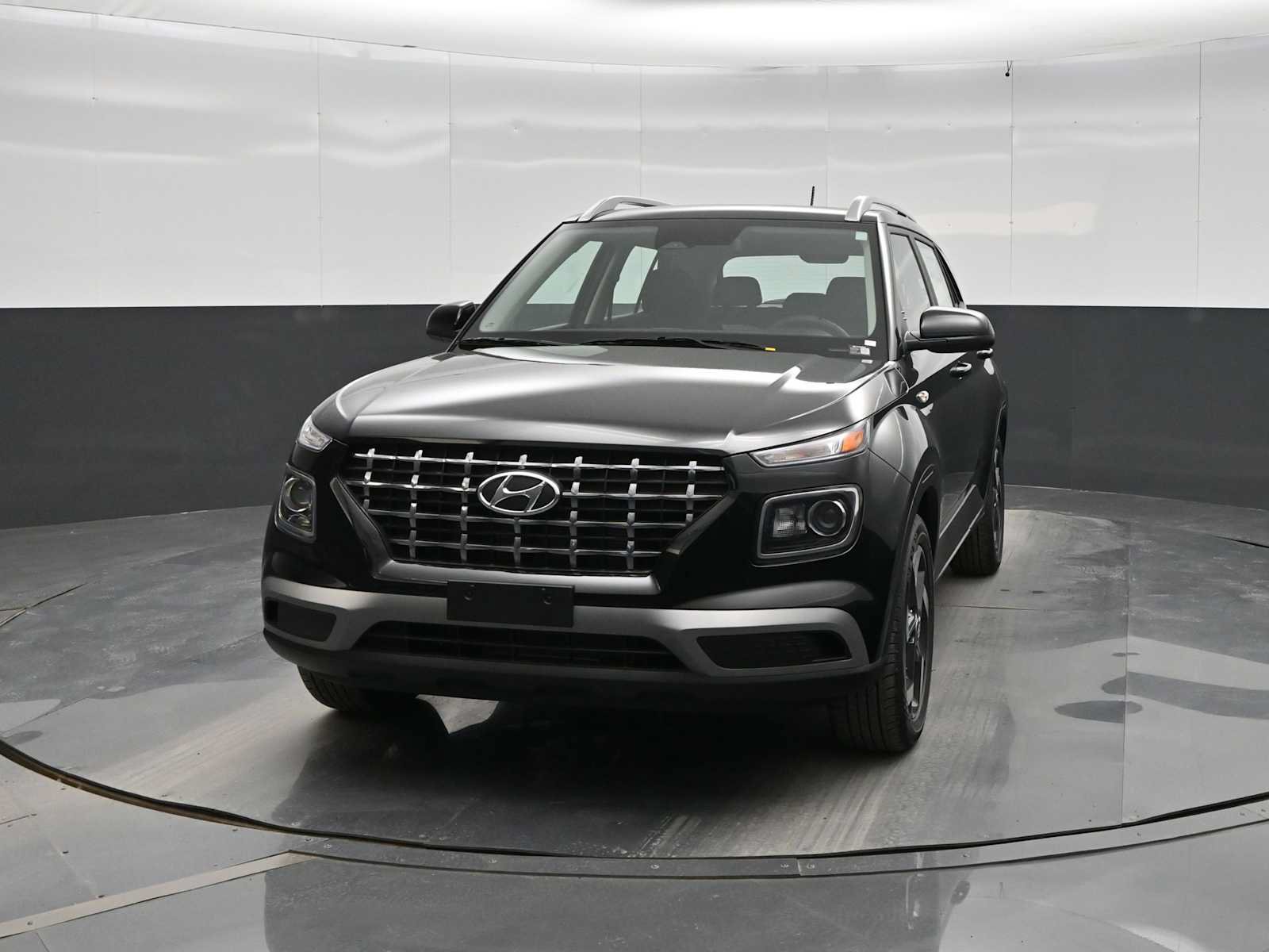 New 2026 Hyundai Venue SEL FWD image 3